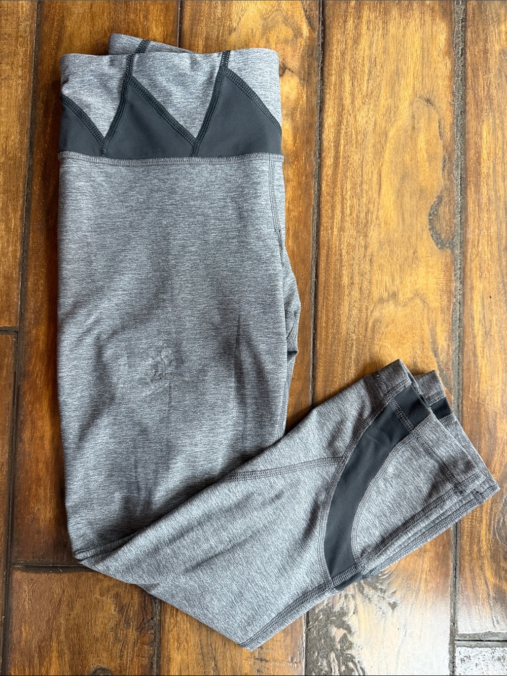 lululemon athletica Heather Gray & Black Capris